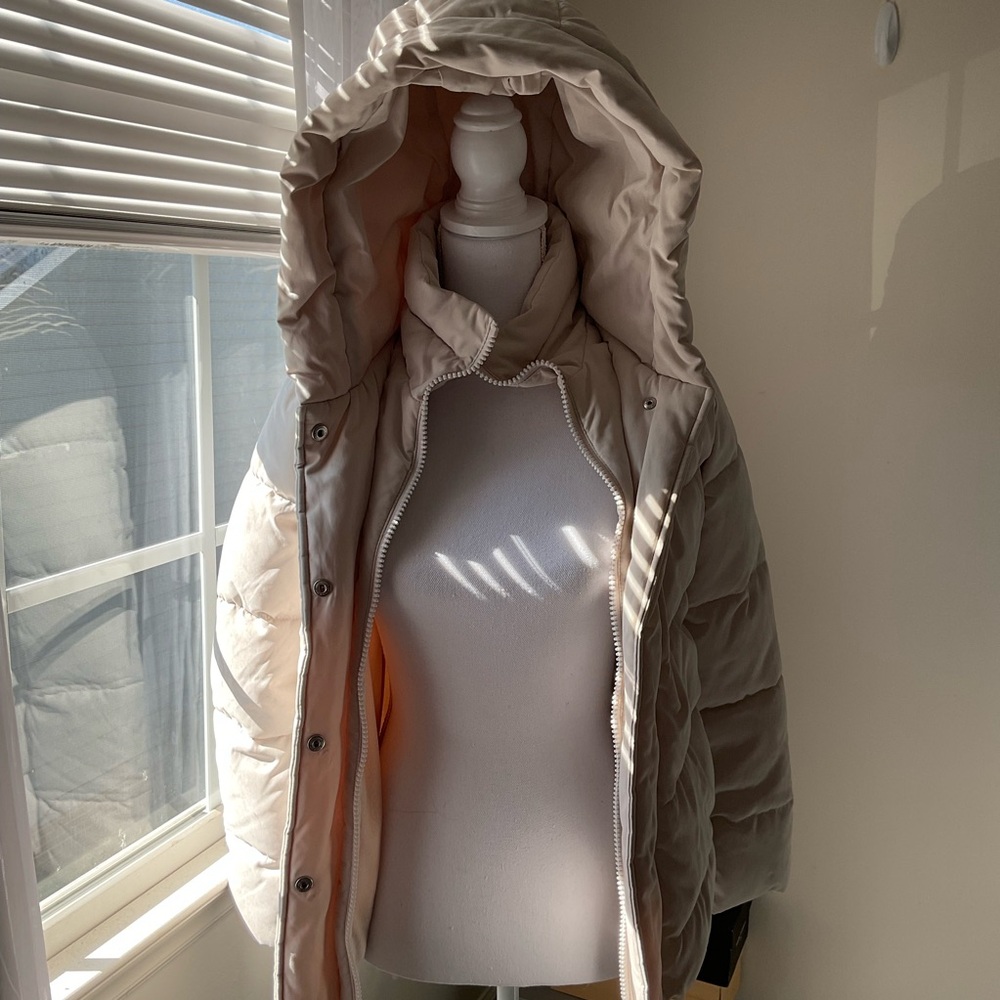 ABERCROMBIE AND FITCH PUFFER JACKET with HOOD